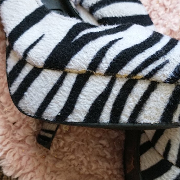 SOLD ON FACEBOOK MARKETPLACE - Picture 8 of 9